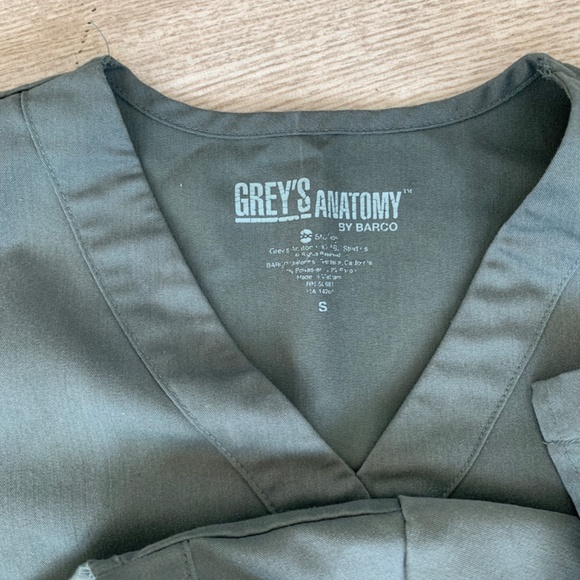 Bundle greys anatomy green scrubs - Picture 2 of 4